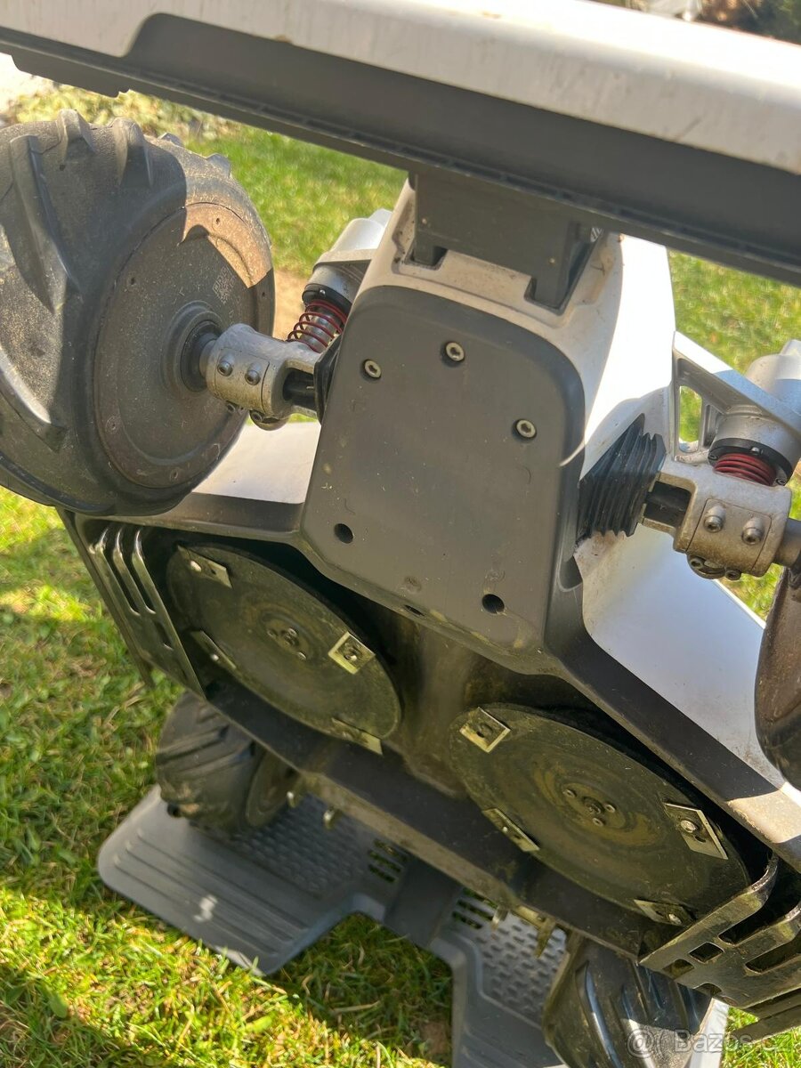 Mammotion LUBA AWD 5000 – 4×4 robotická sekačka bez drátu - 5