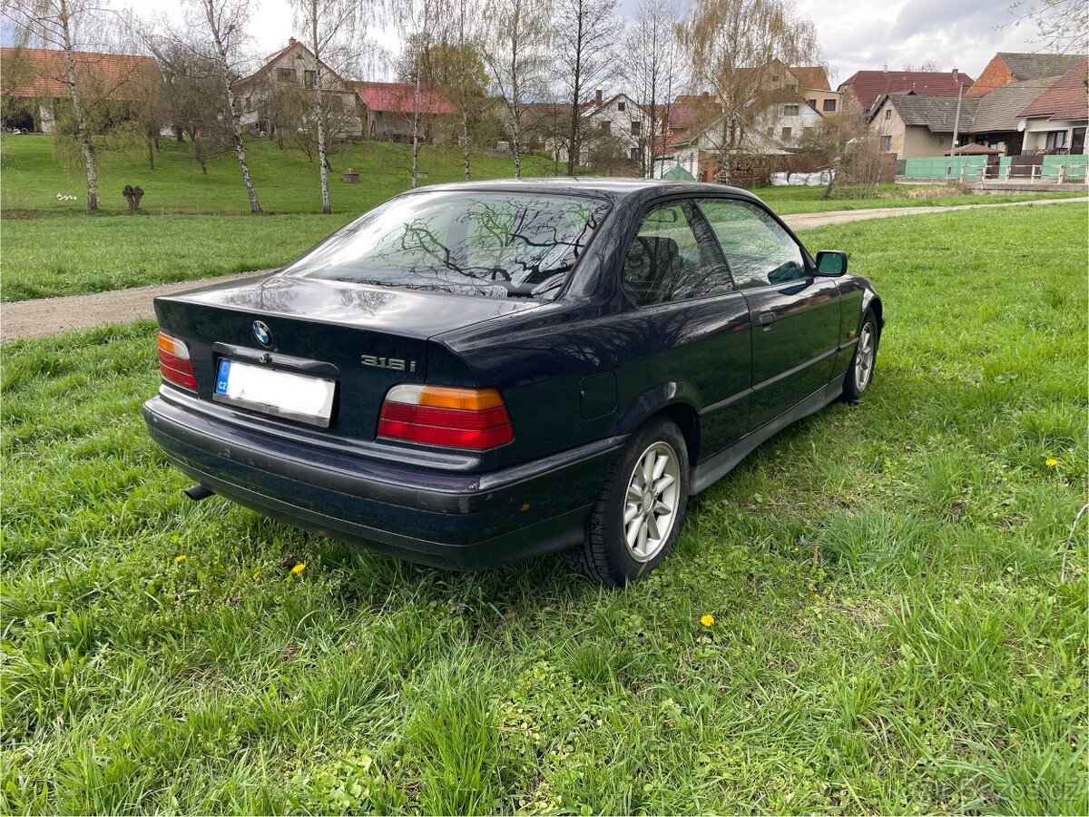 BMW 316i e36 coupe - 5