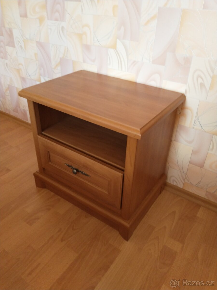 NOČNÍ STOLEK KENT - 5