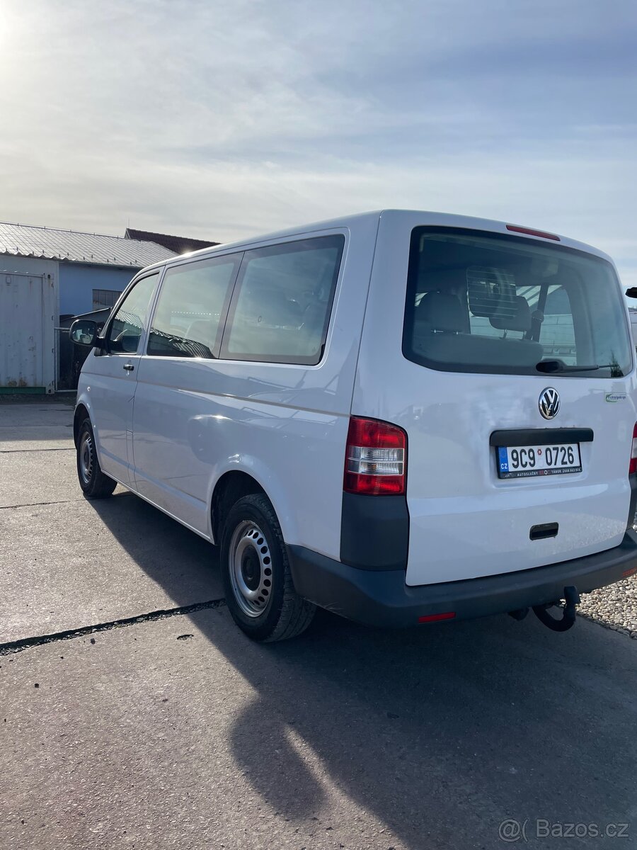 Volkswagen T5 facelift Bus - 5