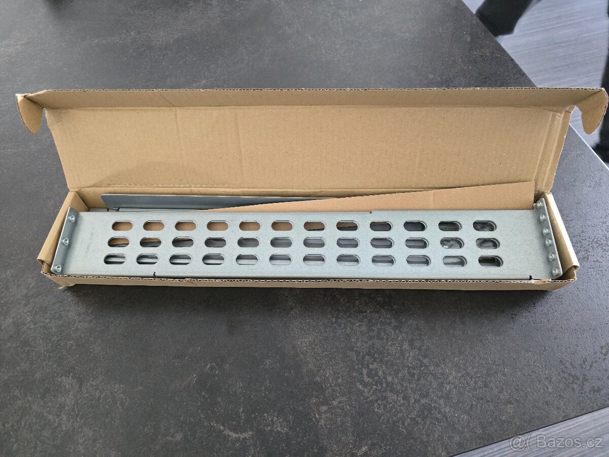 APC Smart-UPS 2200VA - 5