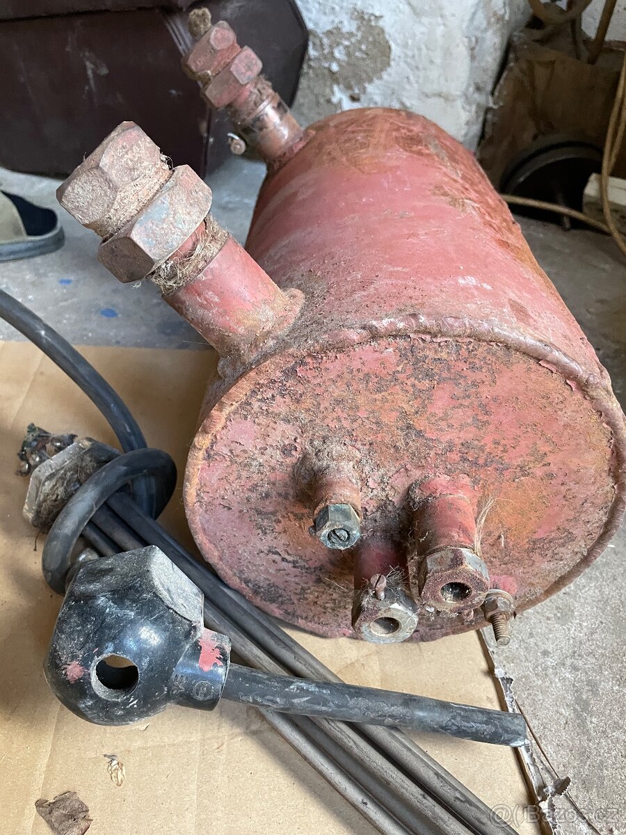 nádobu elektrokotle, poctivá svářečská výroba, na 4 tělesa - 5