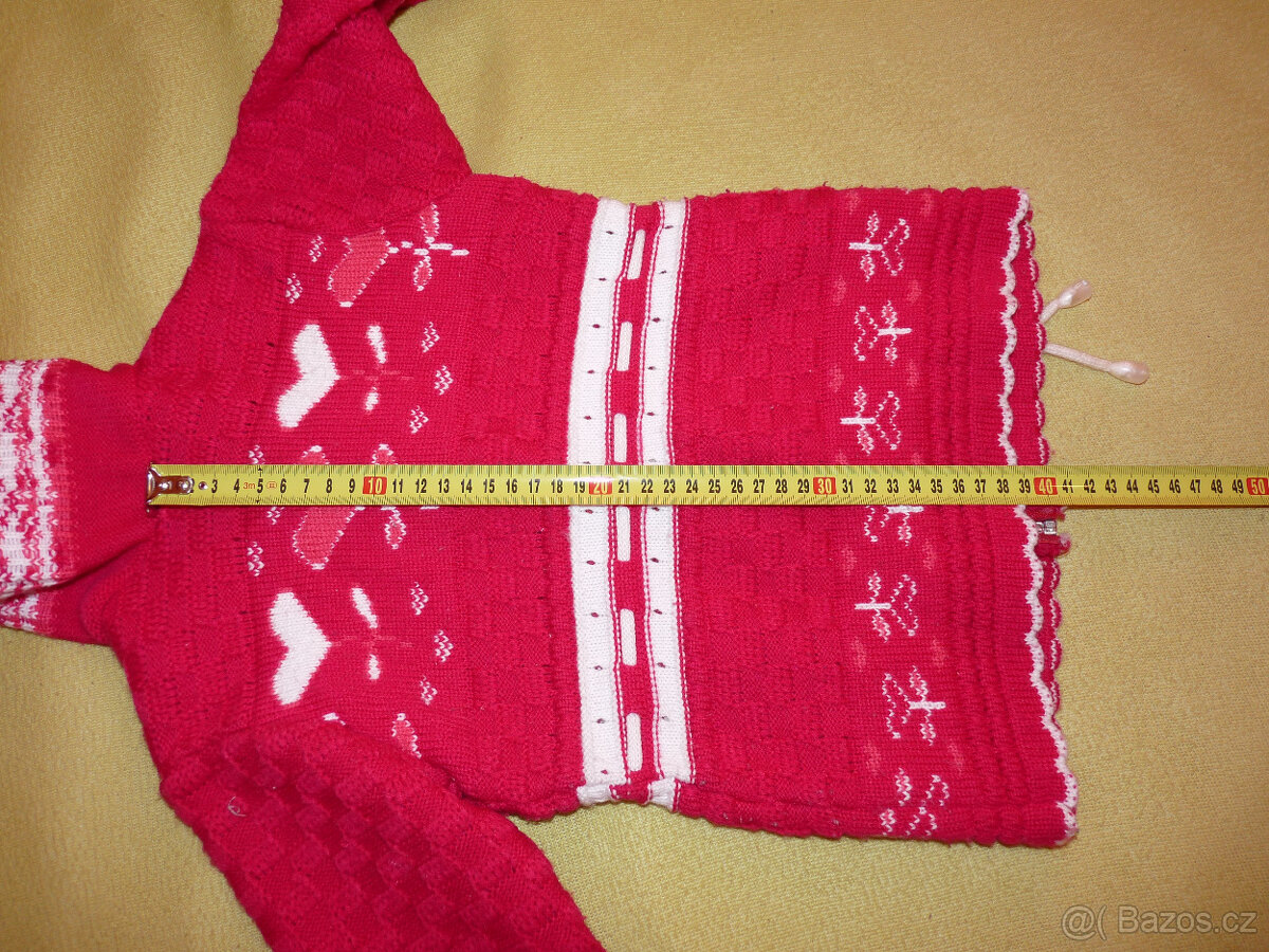 Pletená mikina se srdíčky. - 5
