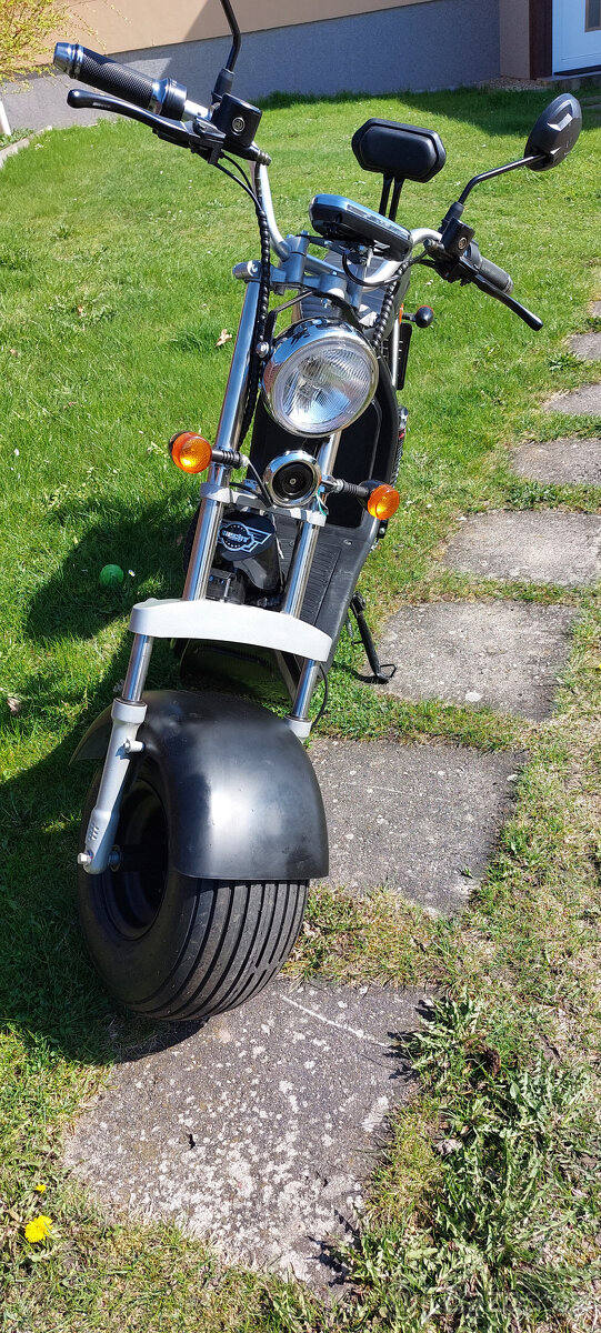 Elektroskútr Hecht COCIS - 5