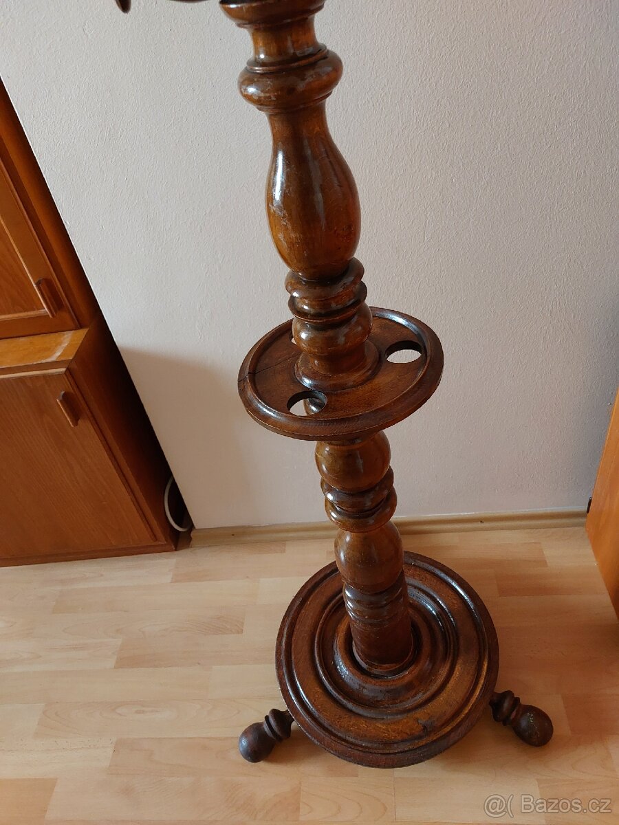 Starožitný věšák - 5