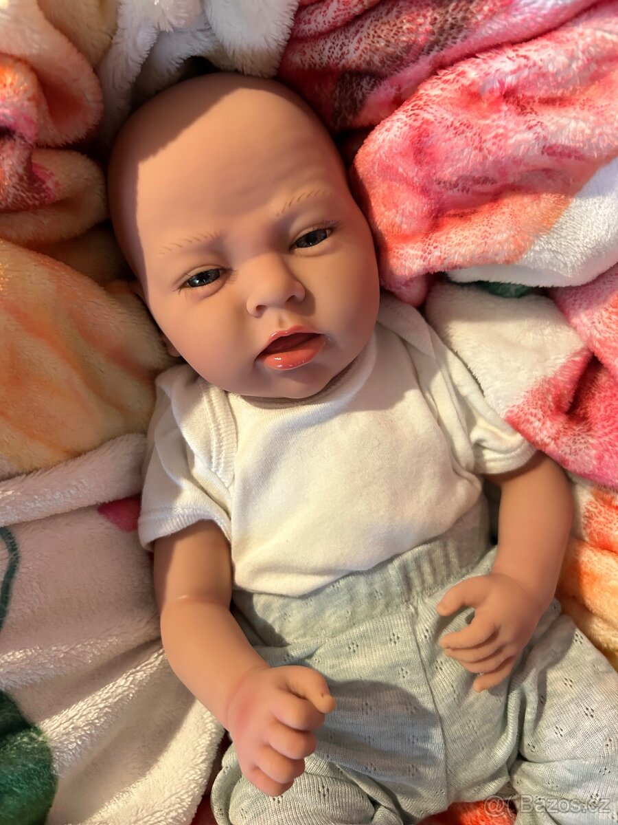 Realistická panenka,podobná reborn. - 5