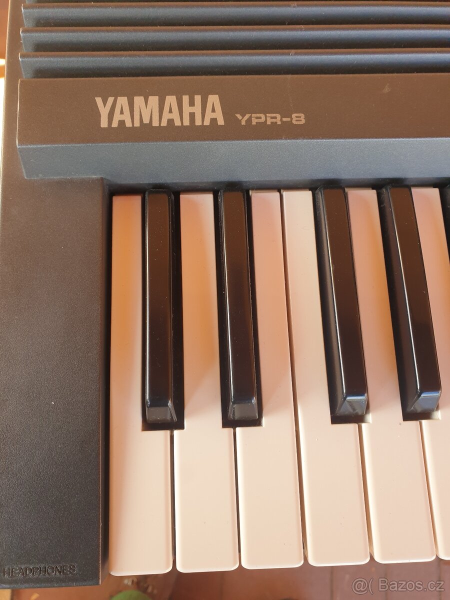 Klavír piano Yamaha YPR-8 - 5