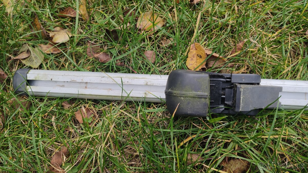 Držák na střešní lyže - příčník - 5