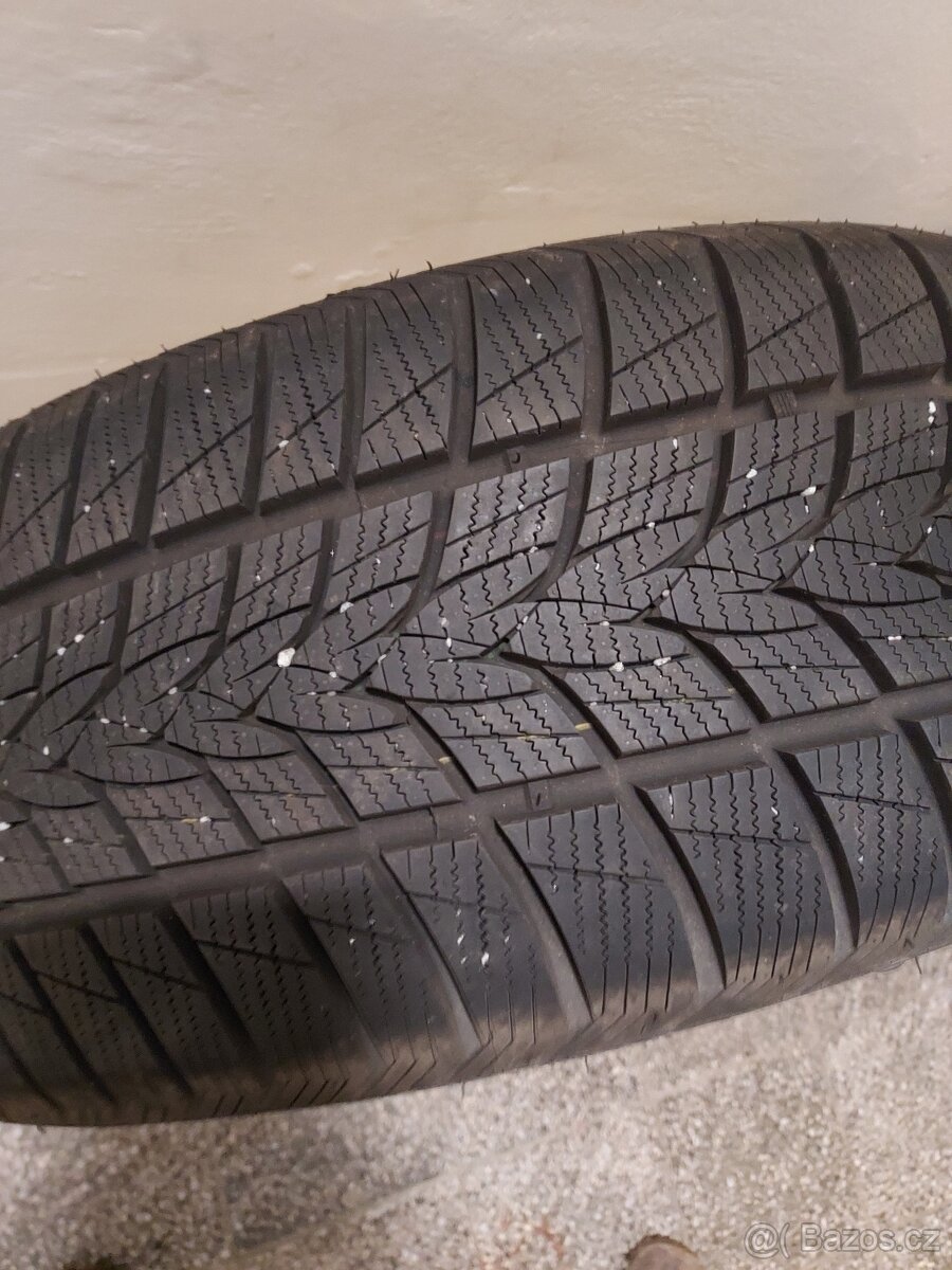 SNOWDRAGON UHP 235/50 R19 - 5