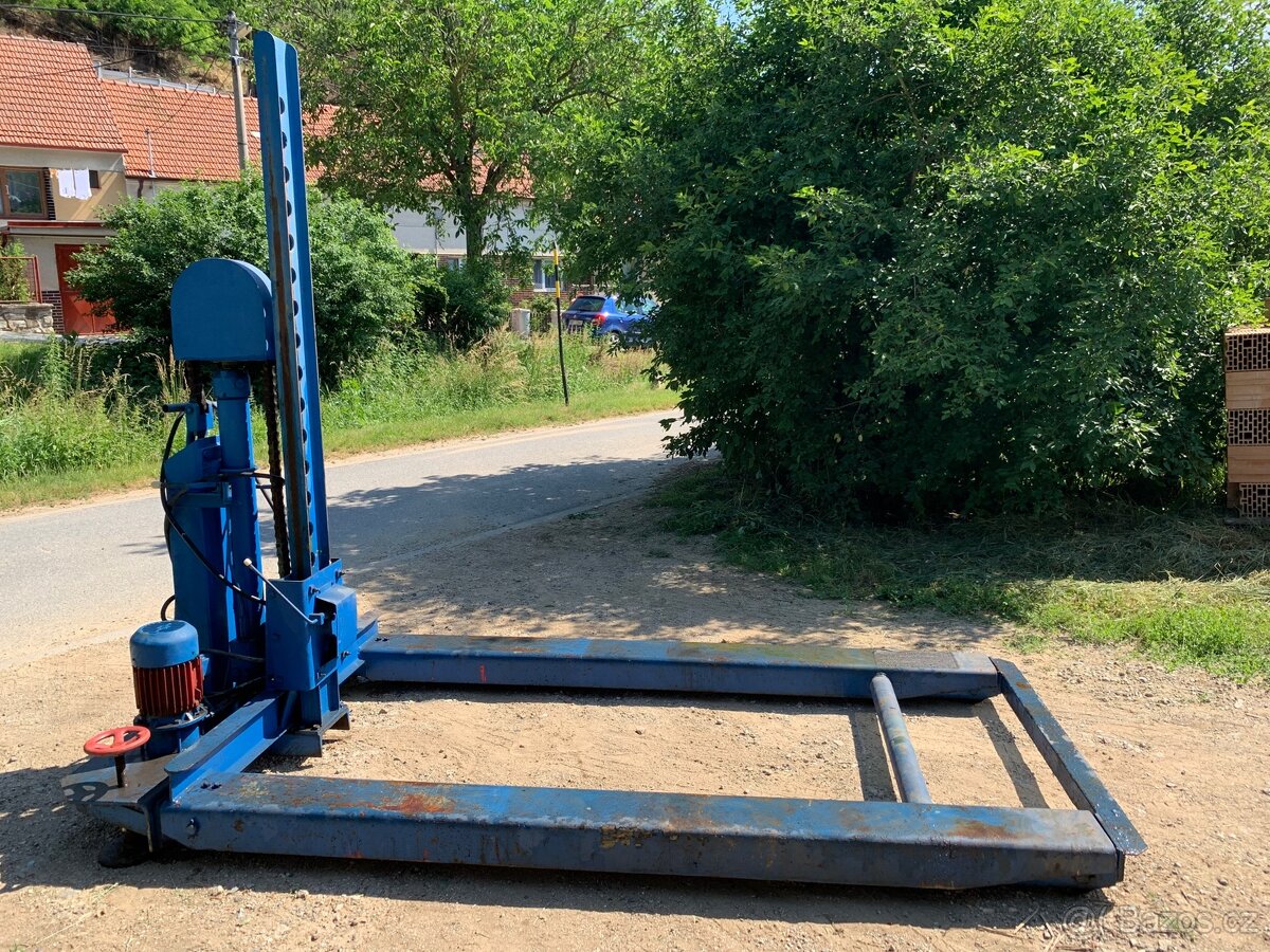 Nůžkový zvedák 2000kg DDR - 5