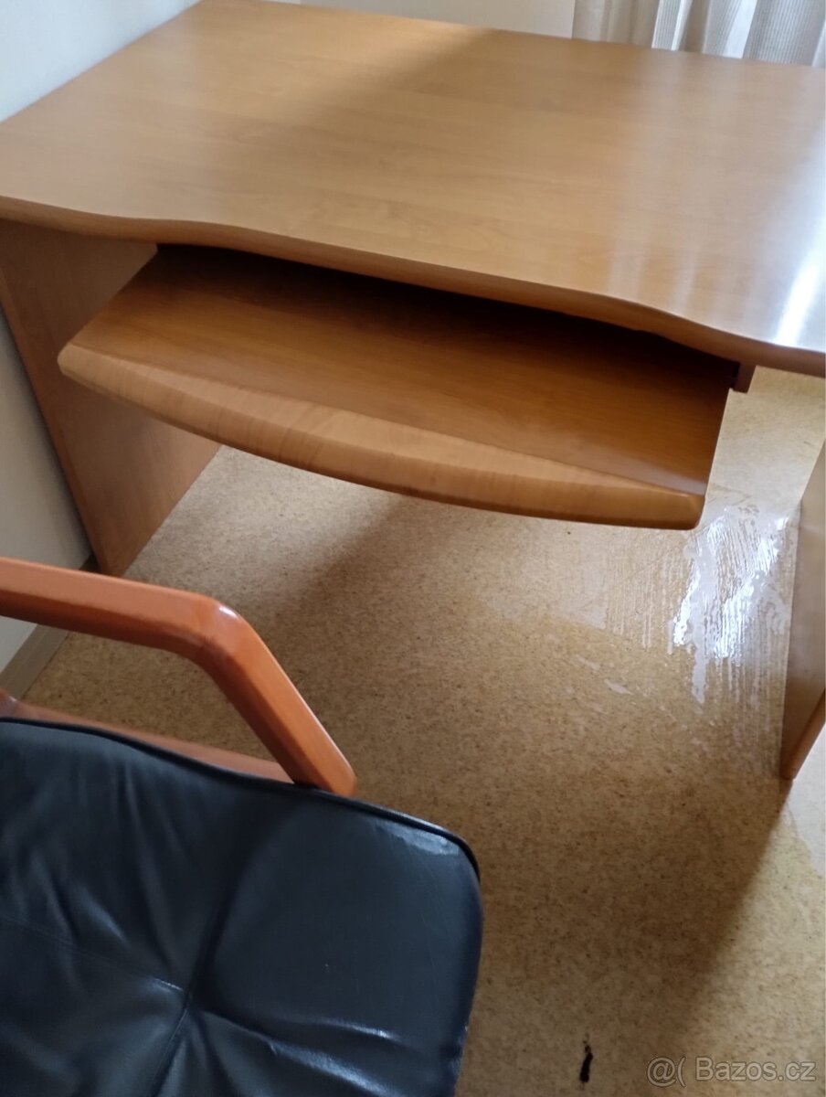 Kancelářský stůl - 5