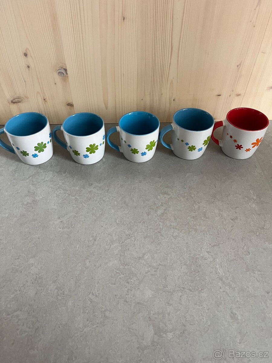 3x hrnek se jménem - 5