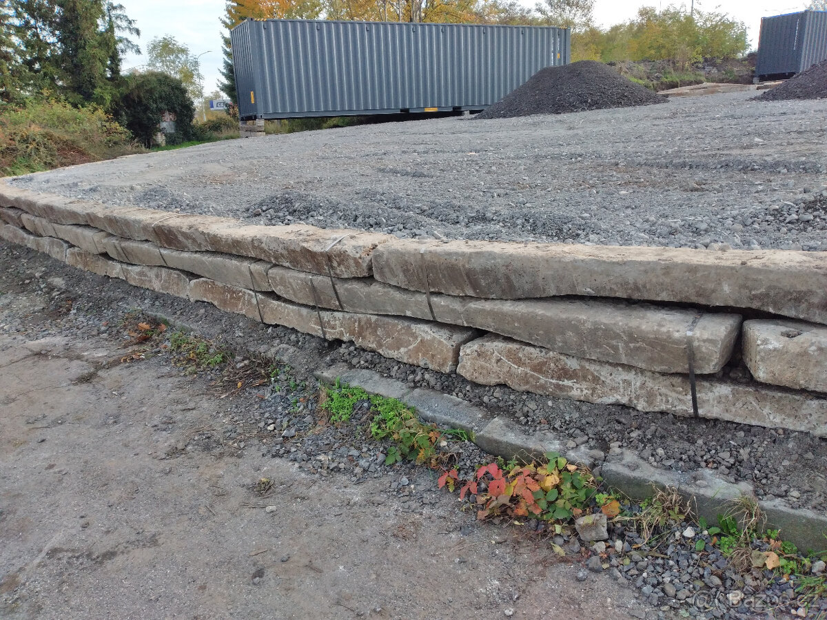 Pražce betonové na stavbu parkoviště tereasy pod kontejner - 5