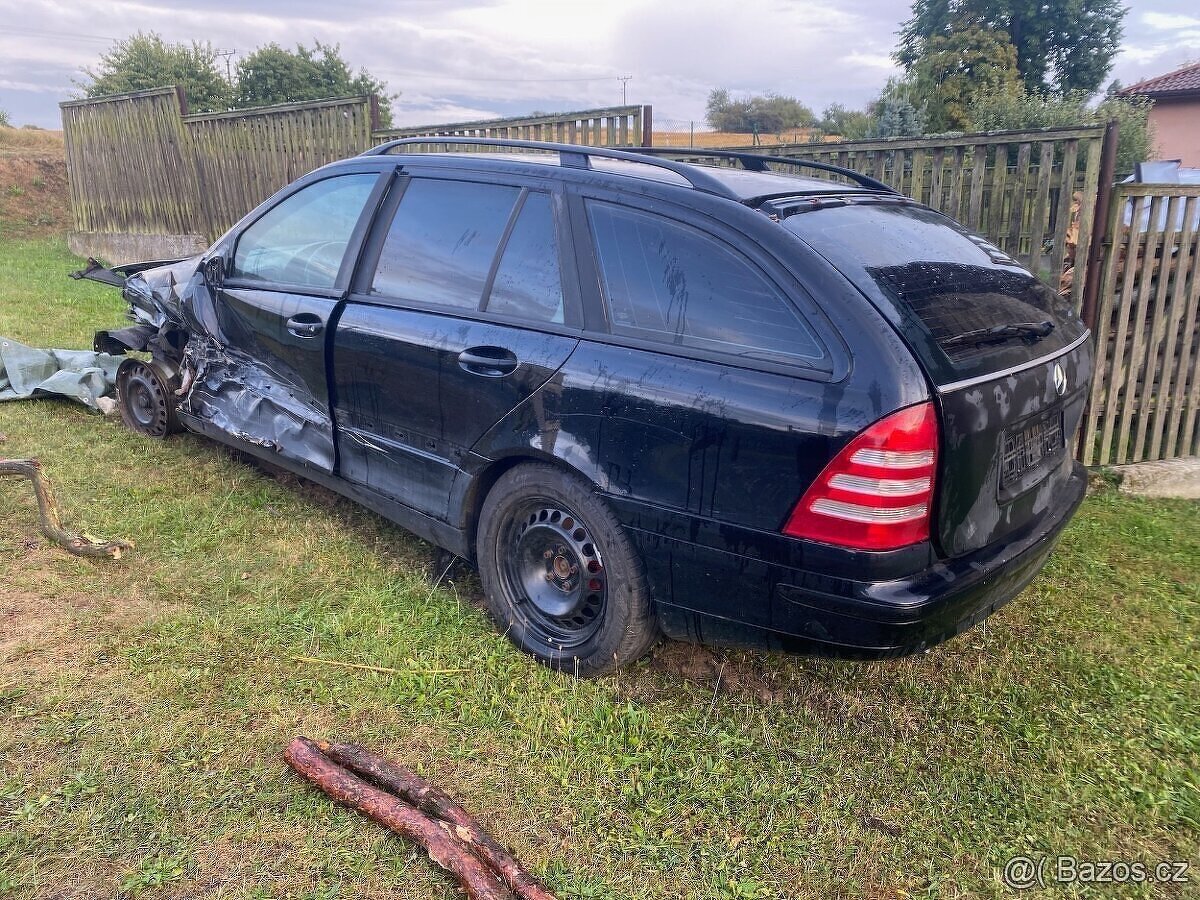 Mercedes Benz C w203 kombi díly - 5