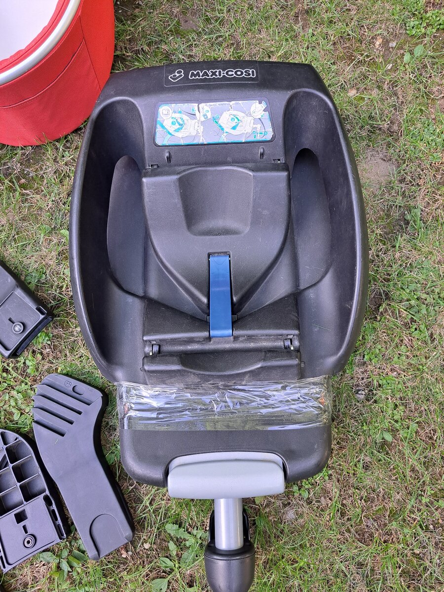 Kočárek X-lander a Maxi-cosi autosedačka Cabrio-fix s bází - 5