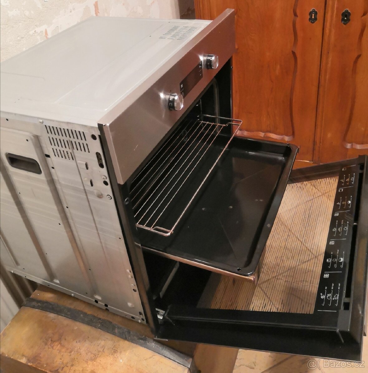 Vestavná trouba Beko 700kč - 5