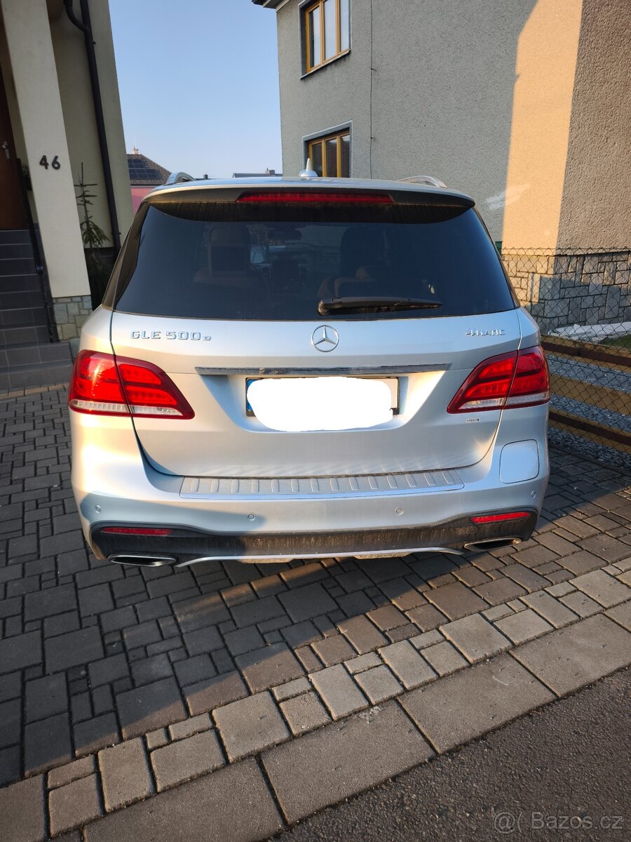 havarovaný Mercedes Benz GLE 500 e - 5