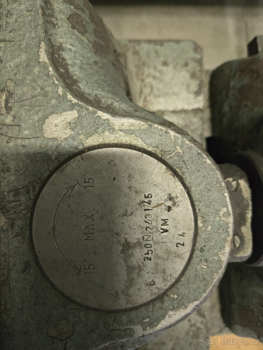 Masivni svěrák - 5