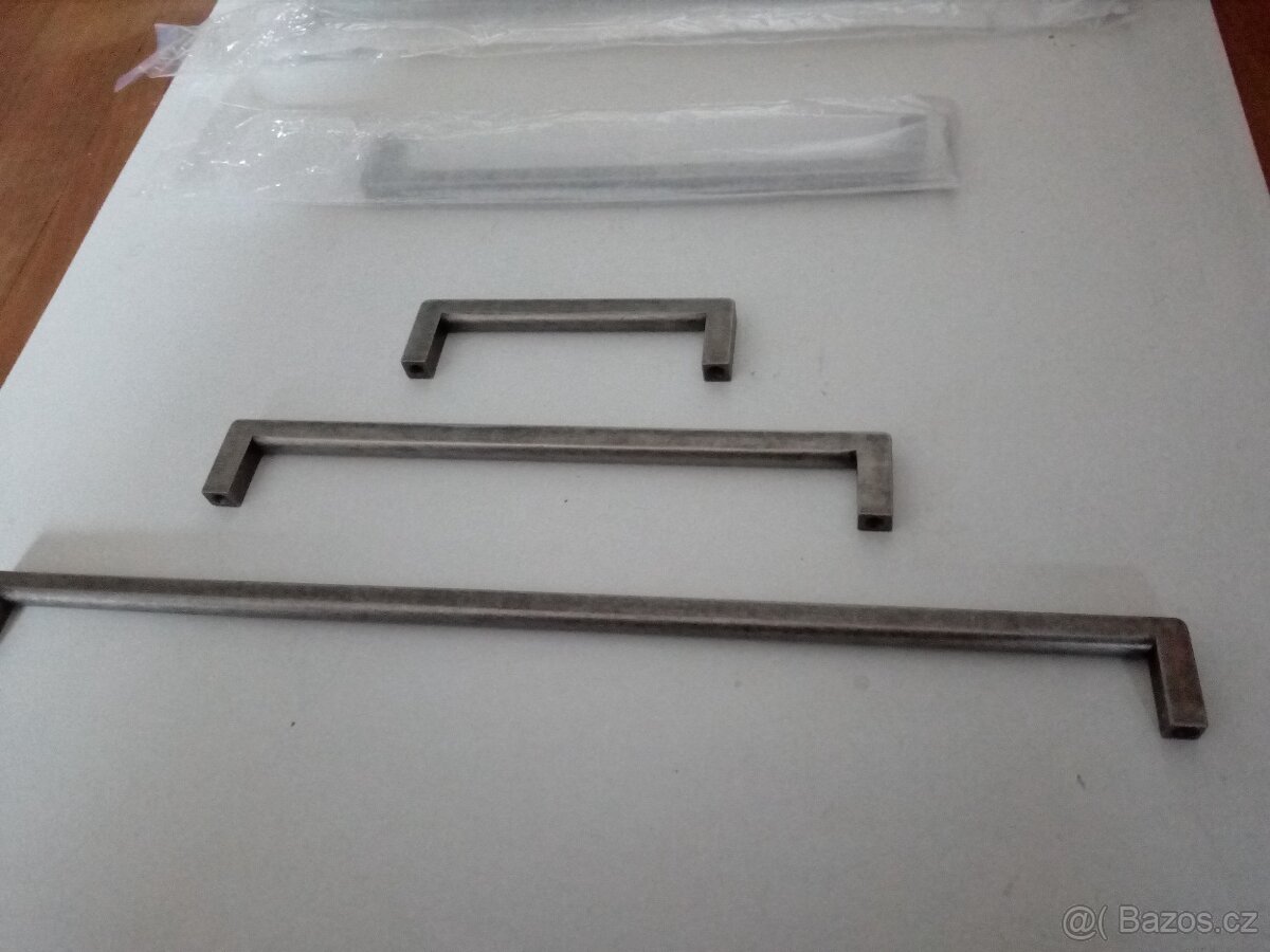 Prodám úchyty na kuchyňská dvířka - 5