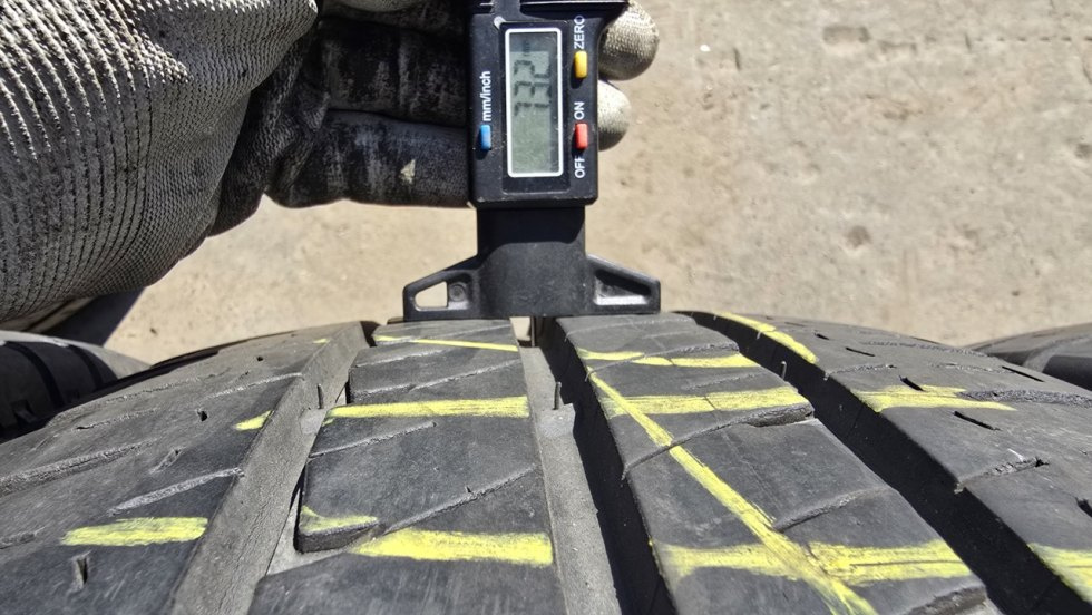 Letní pneu 235/65/16c Michelin - 5