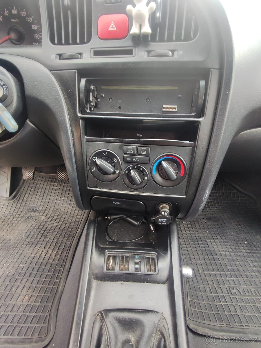 Hyundai elantra 1.6 rv. 2006 - 5