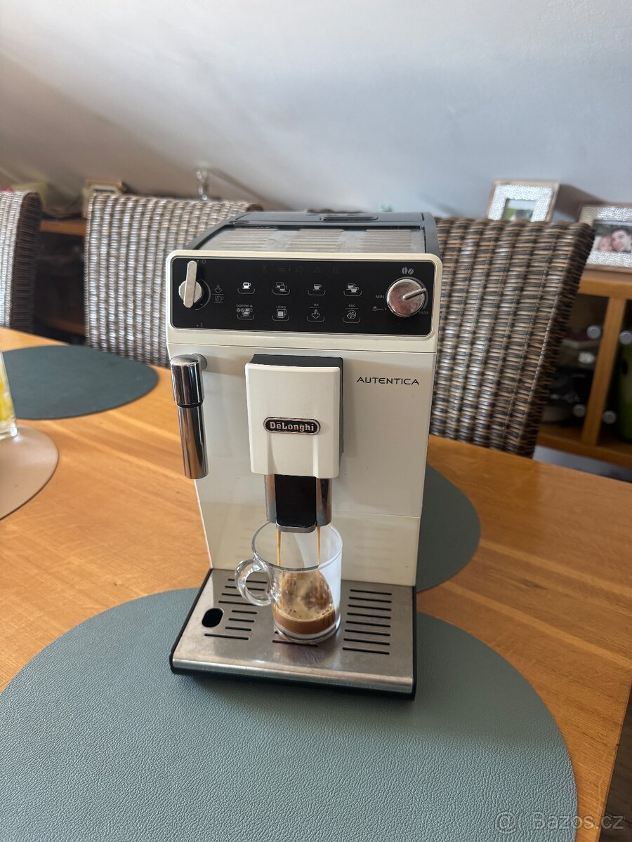 Automatický kávovar delonghi autentica bílý - 5