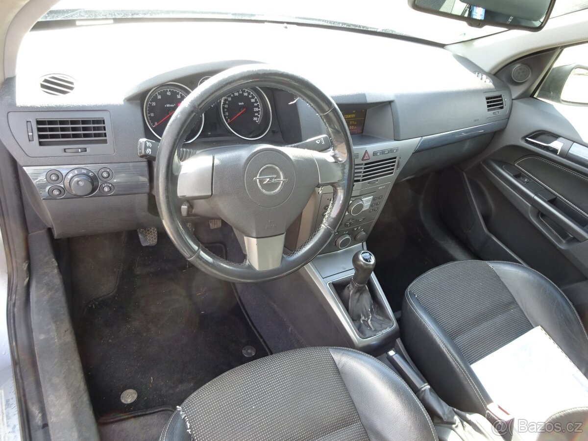 Opel Astra 1.8i Combi r.v.2005 (92 kw) Nová STK - 5