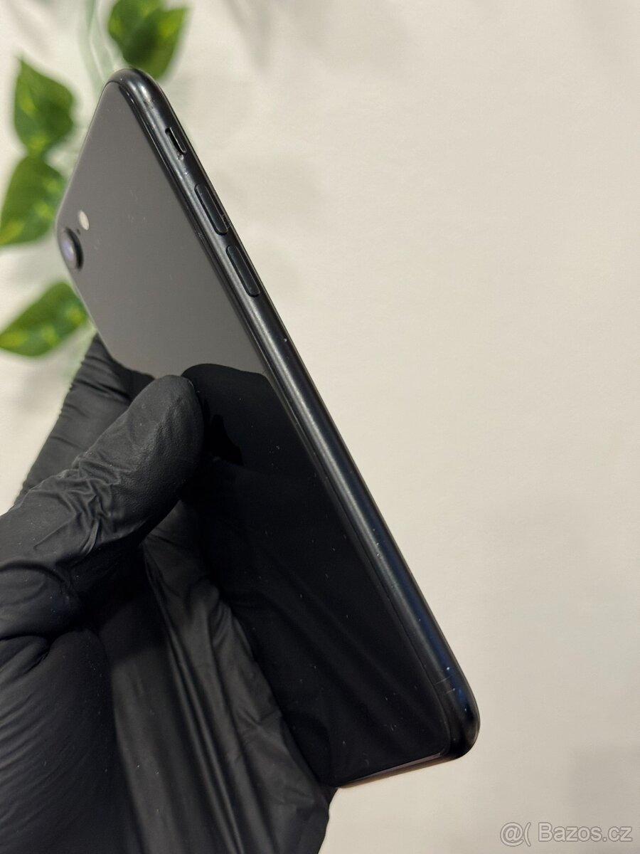 iPhone SE (2020) 64GB - 100% baterie, DPH - 5