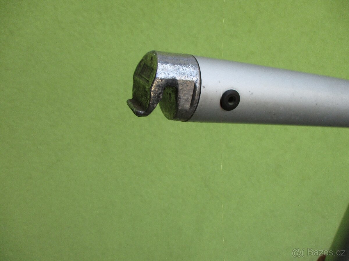 zadní nosič kol na karavan č. N 01 - 5