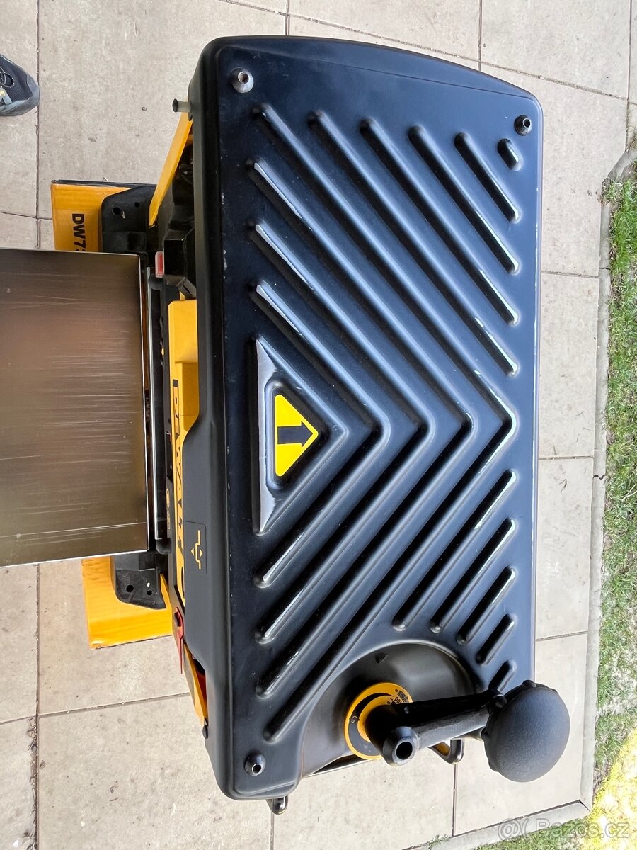 DeWALT DW733 Přenosná tloušťkovací frézka - 5