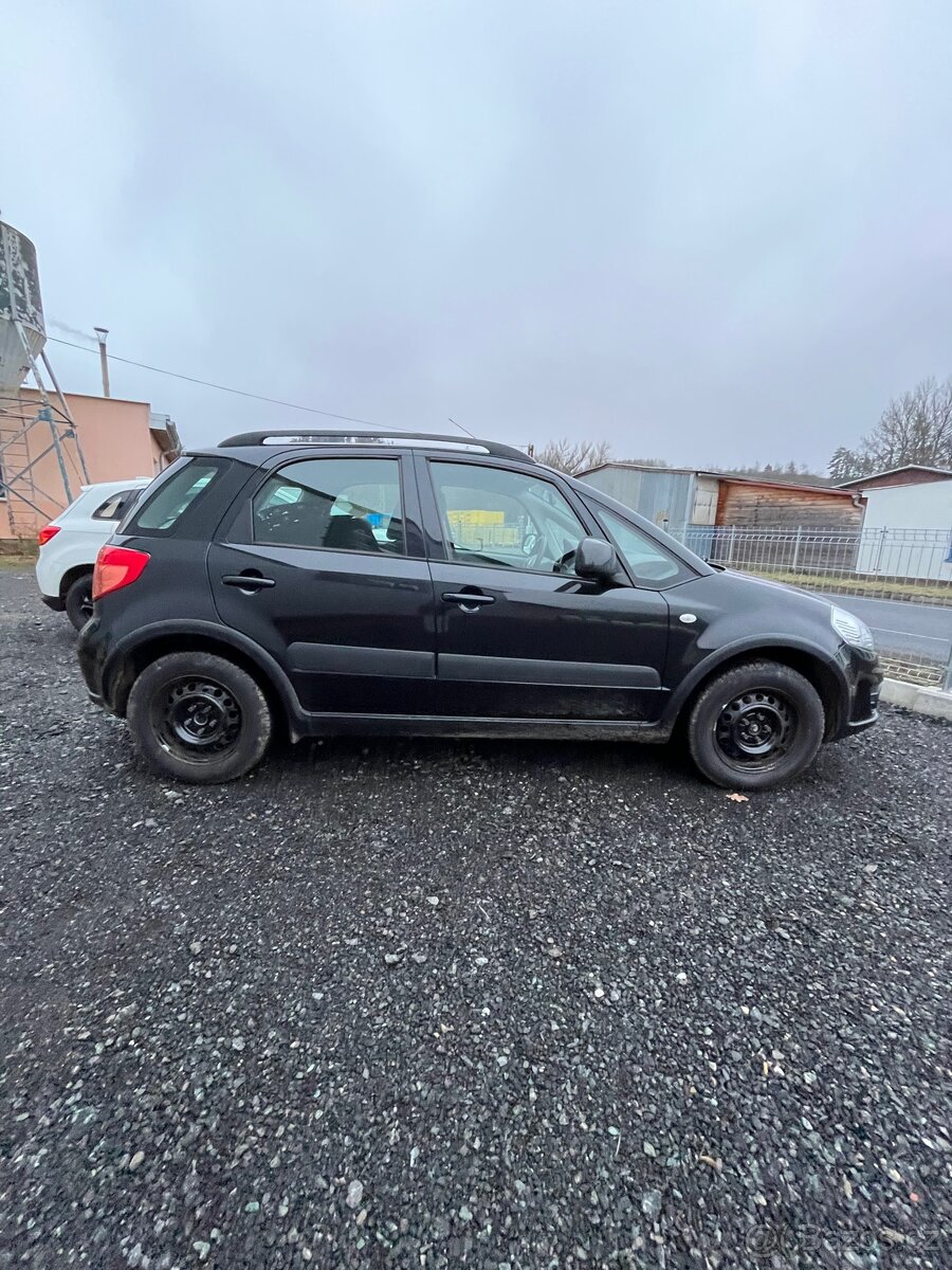 Suzuki SX4 - 5