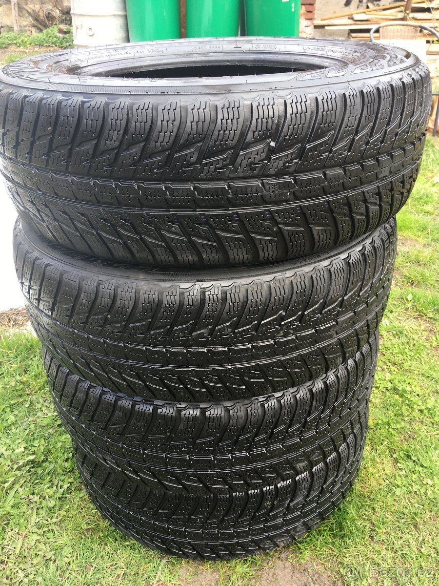 Zimní pneu Nokian 235/65/R17 108H xl wr suv 3