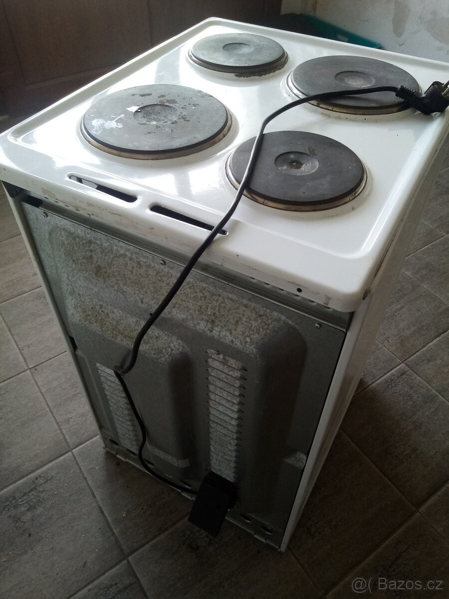 ELEKTRICKÝ SPORÁK 220/380V - 5