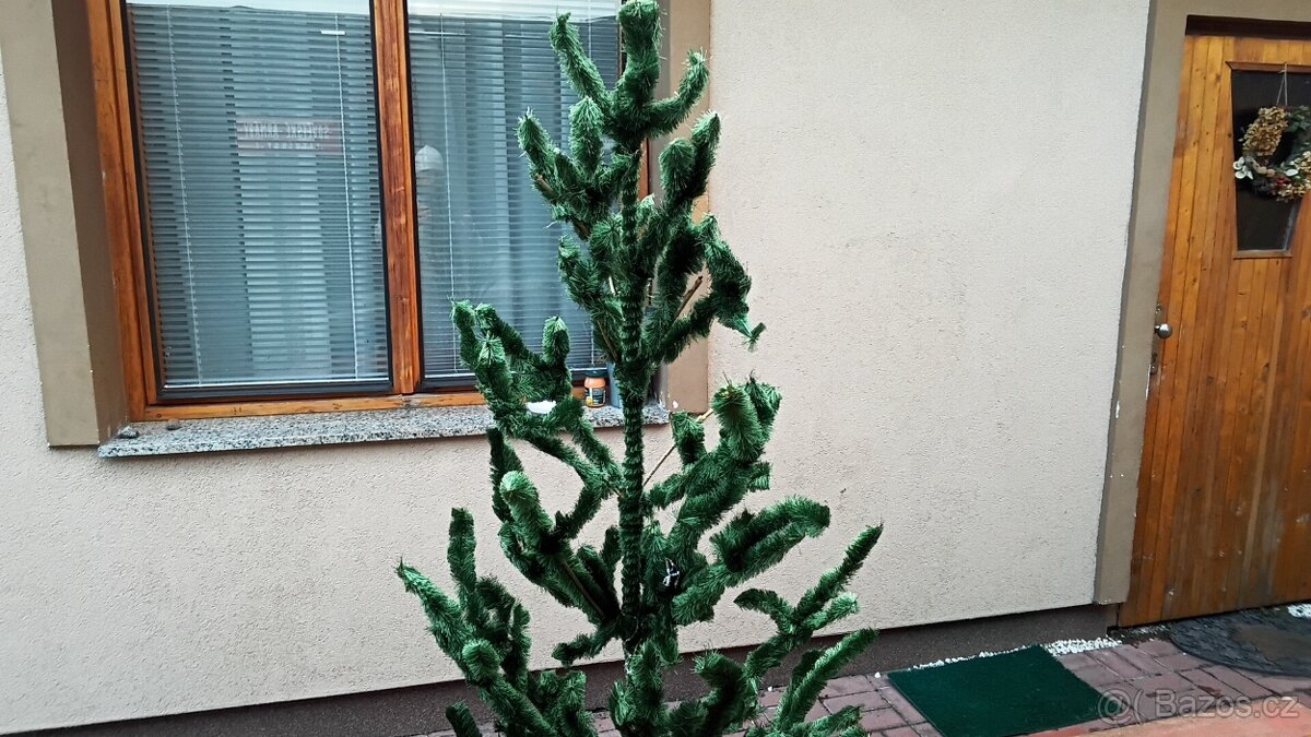 Staré vánoční stromky a ozdoby . - 5