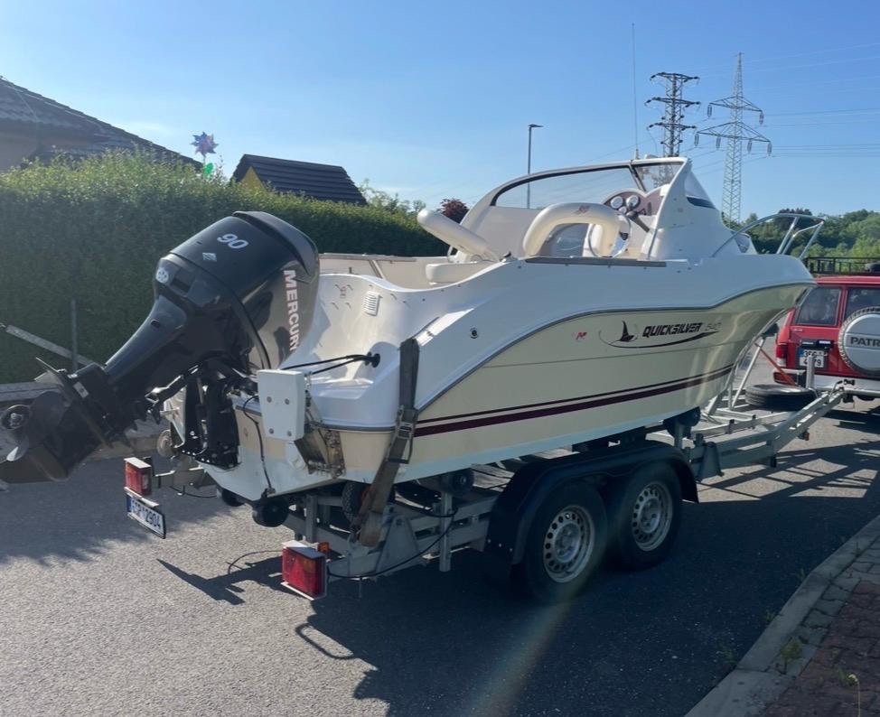 Kajutová loď Quicksilver 540 s Mercury Optimax 90PS - 5