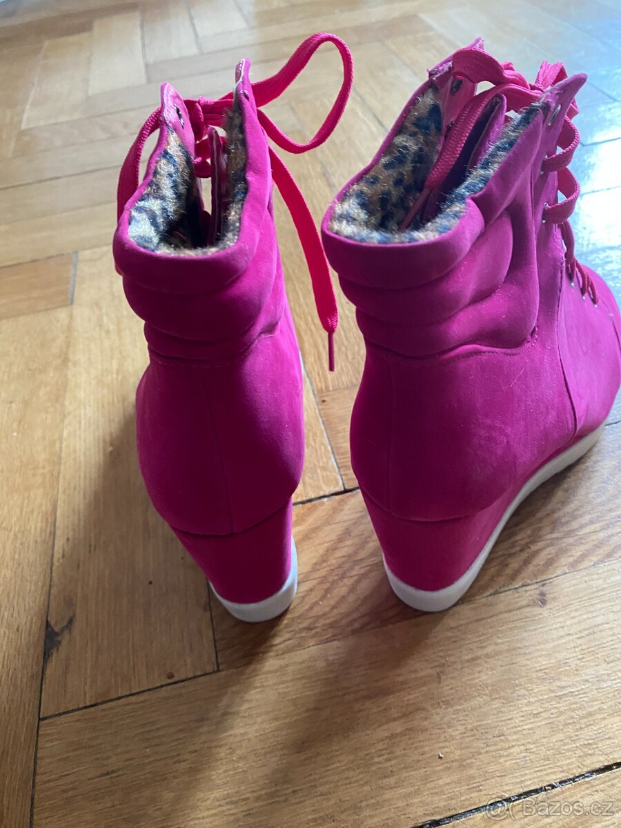 Krásné růžové kotníčkové boty na zimu vel. 39 - 5