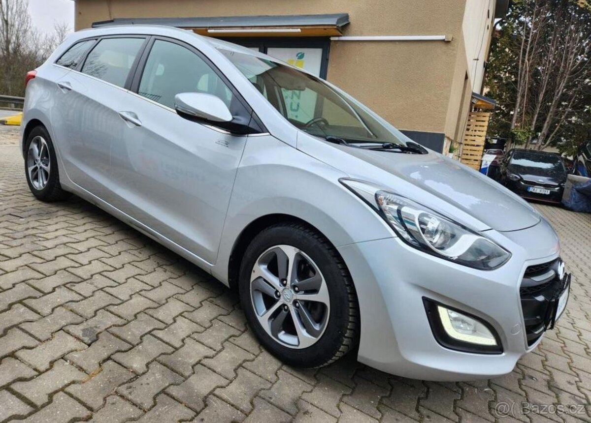 Hyundai i30 1.6-spotř.5l/100km - 5