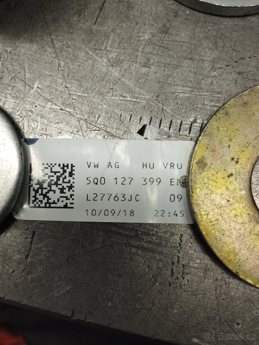 Filtr paliva s přírubou Wv Golf Škoda 5Q0127400F / 5Q0127399 - 5