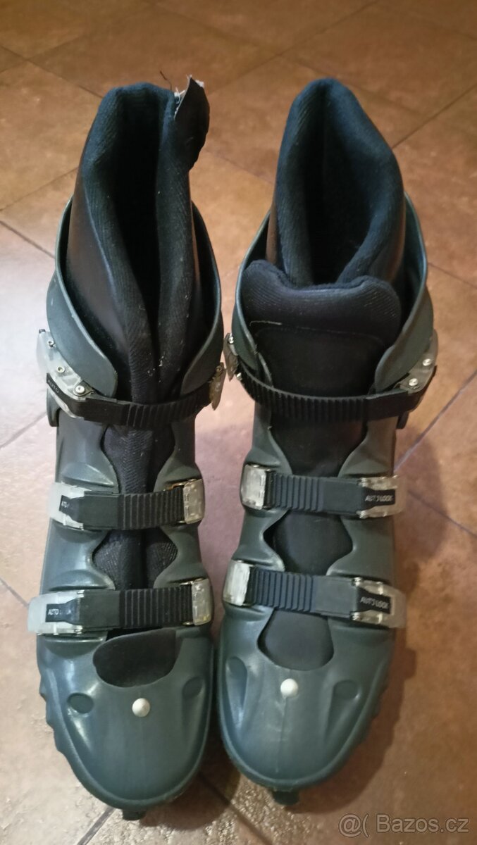 Prodám pánské brusle Hattrick vel.45 - 5