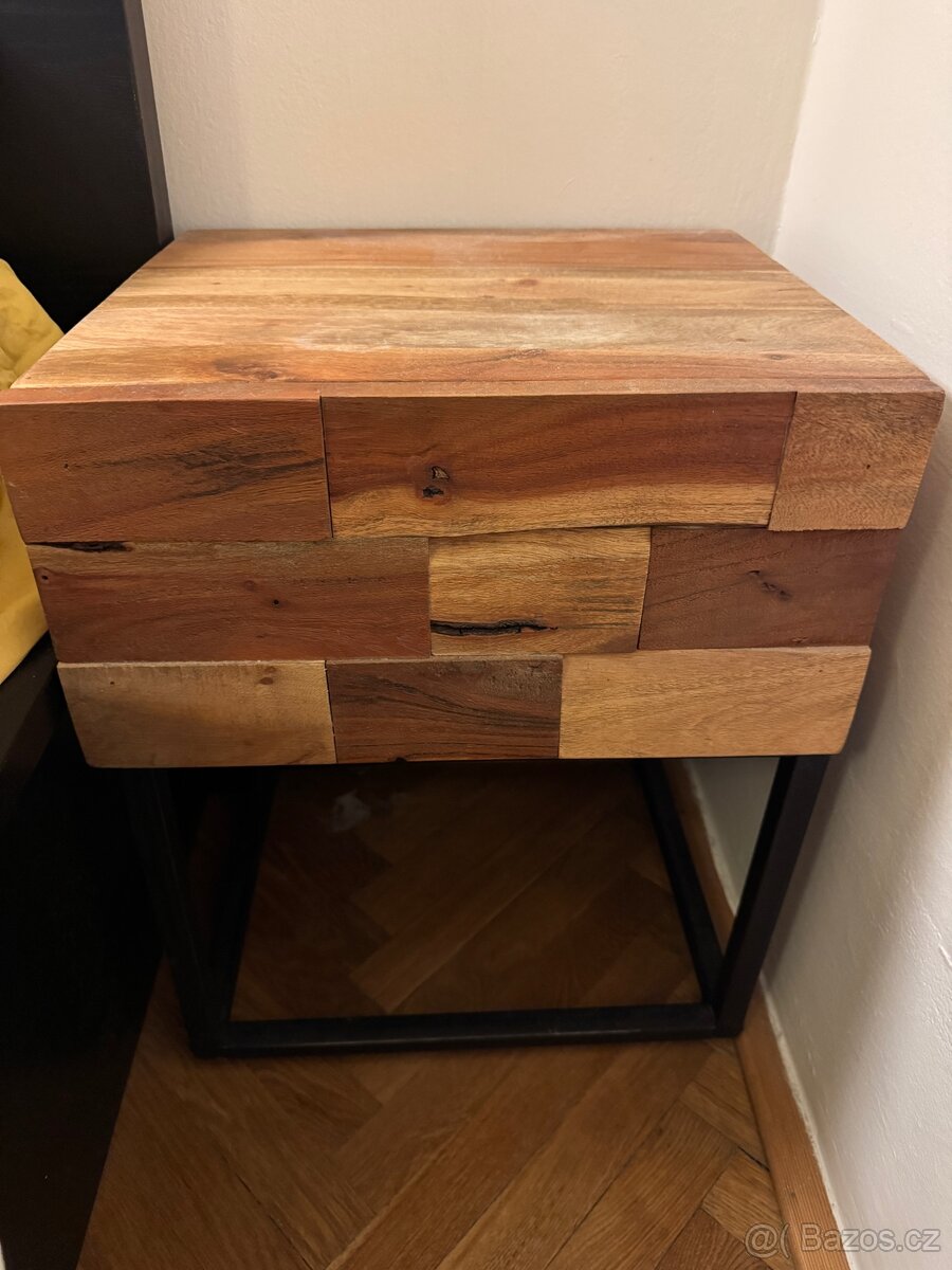 2 noční stolky z masivního dřeva / wood night stands - 5