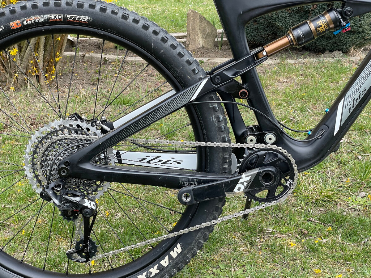 Celoodpružené karbonové kolo IBIS MOJO3 - 5