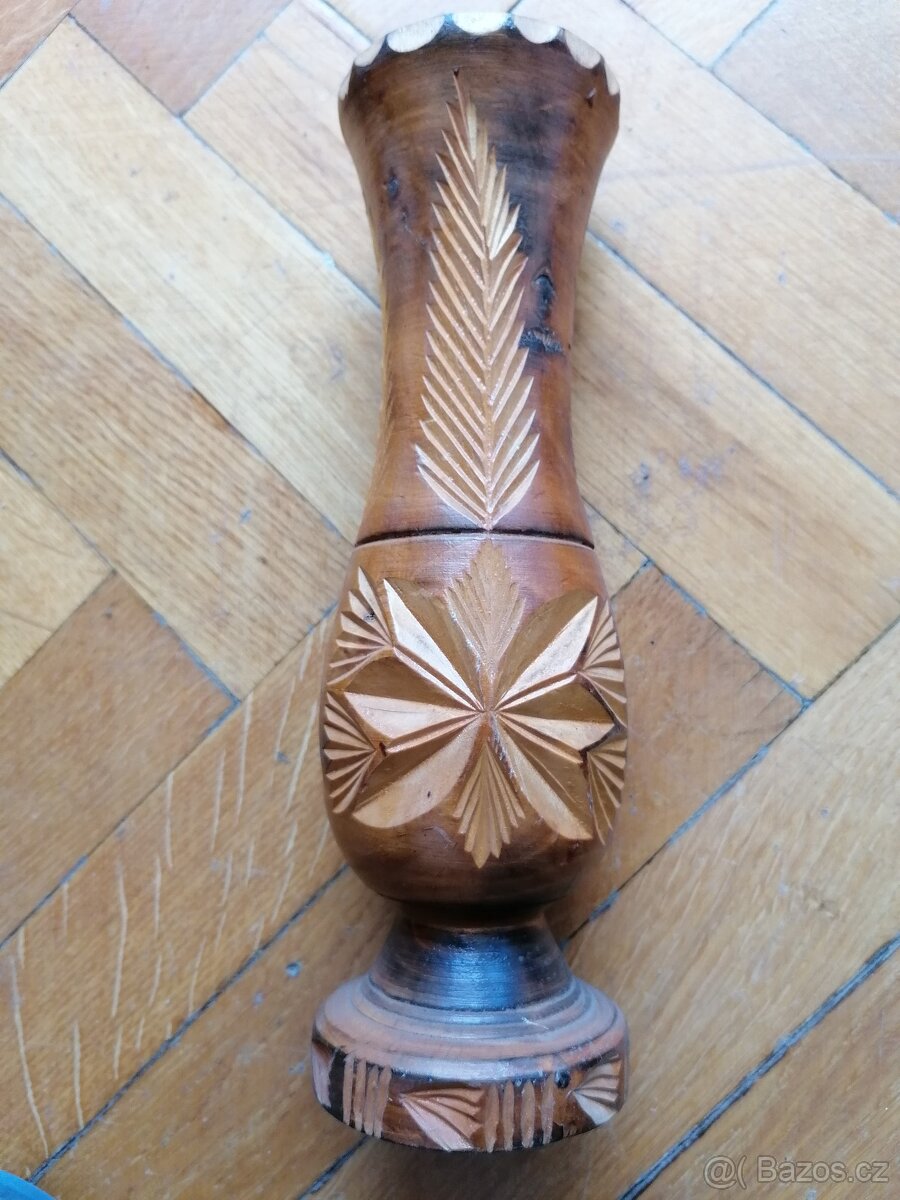 Kulaté obrázky na zeď, Dřevěná váza - 5