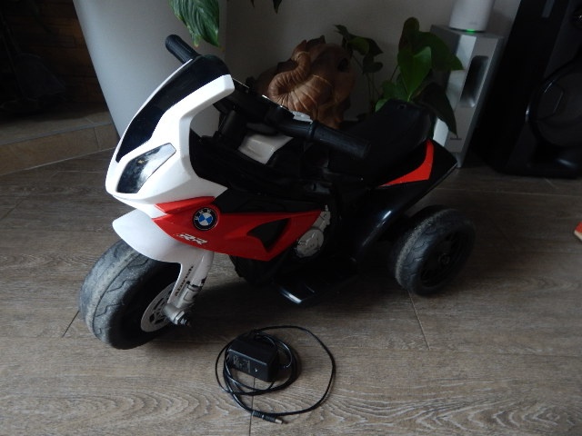 dětská elektrická motorka BMW S1000 RR - 5
