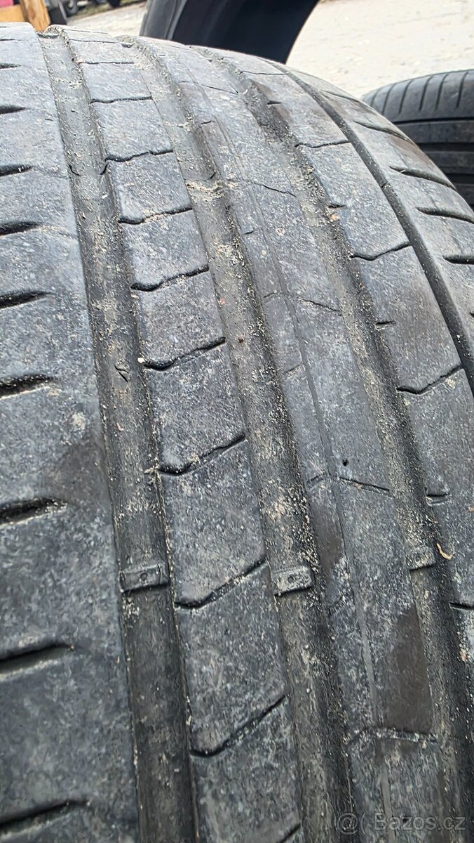 Letní pneu Pirelli 245/40 R19 - 5