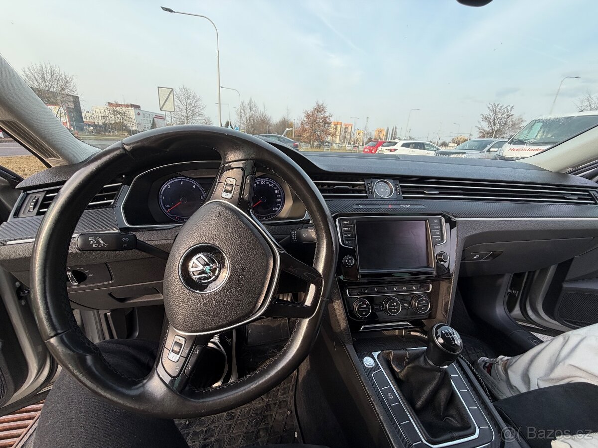 Passat B8 R-line Sedan - 5