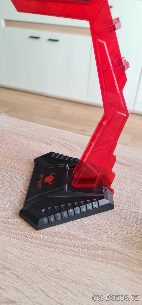 Čtyři kusy-stojánek na sluchátka Red Fighter - 5