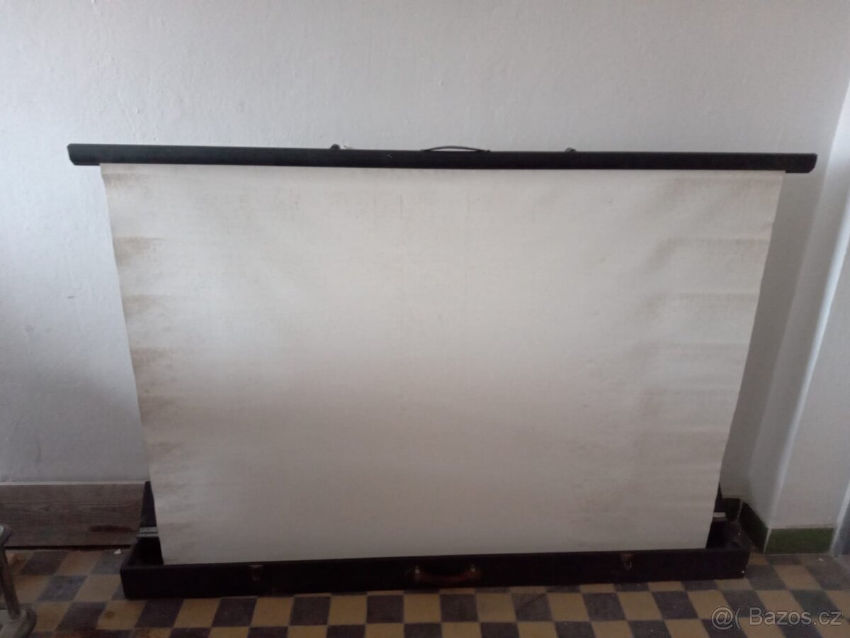 Promítačka s plátnem - 5