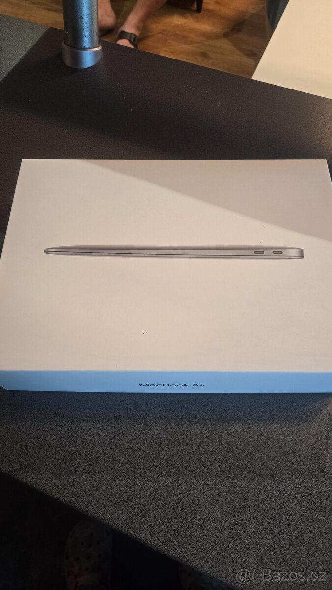 MacBook Air M1 (2020), 8GB / 256GB – perfektní stav, komplet - 5
