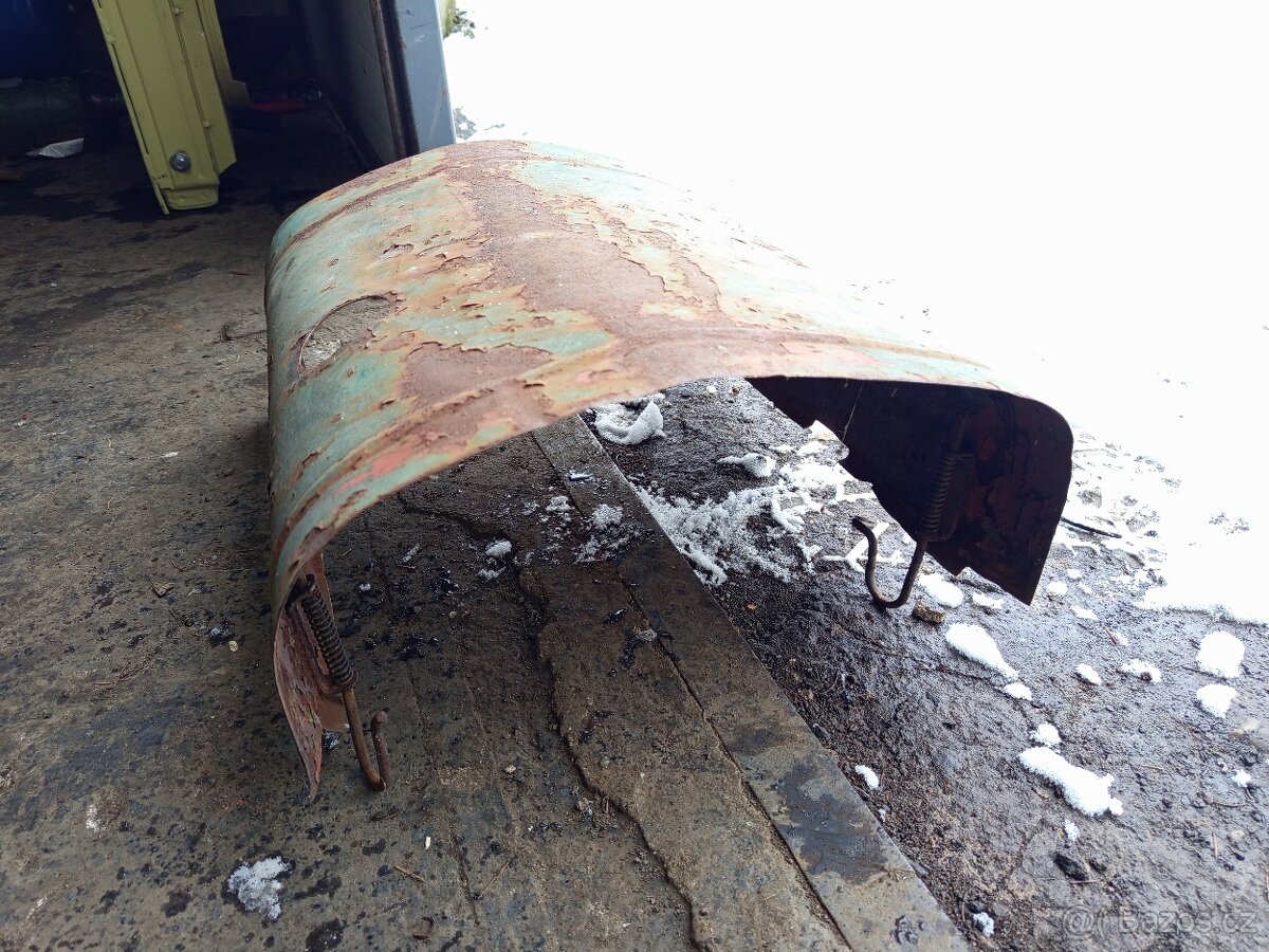 Kapota Zetor 25 a spodní závěs - 5