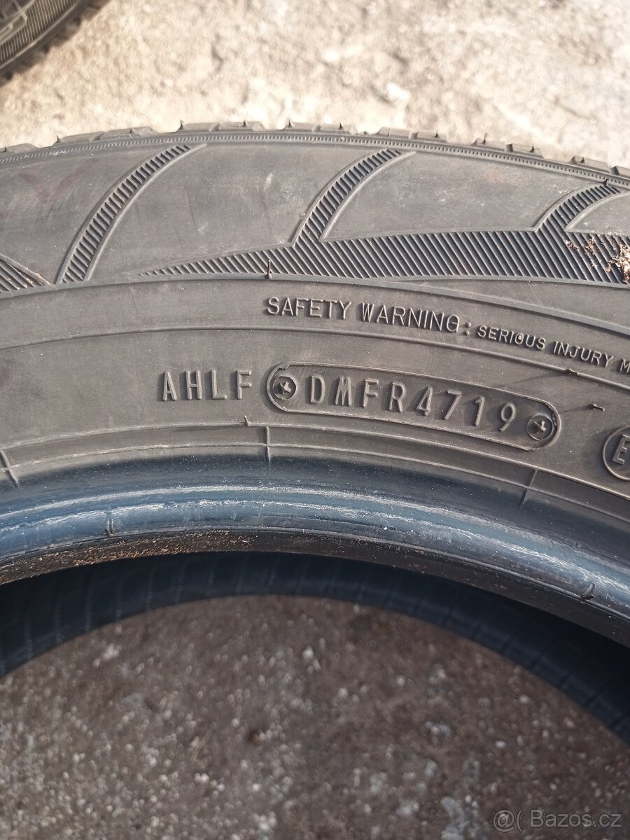 215/65 R17 Cena za komplet - 5